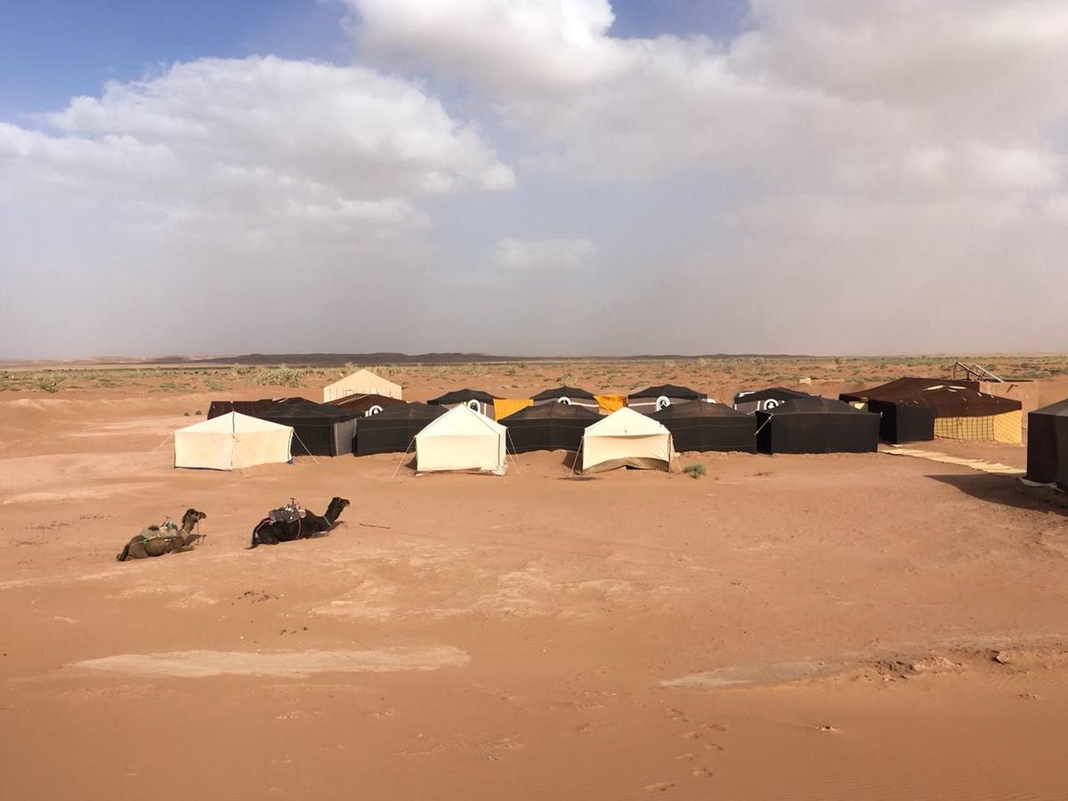 Camp Desert Stars M'Hamid Luaran gambar