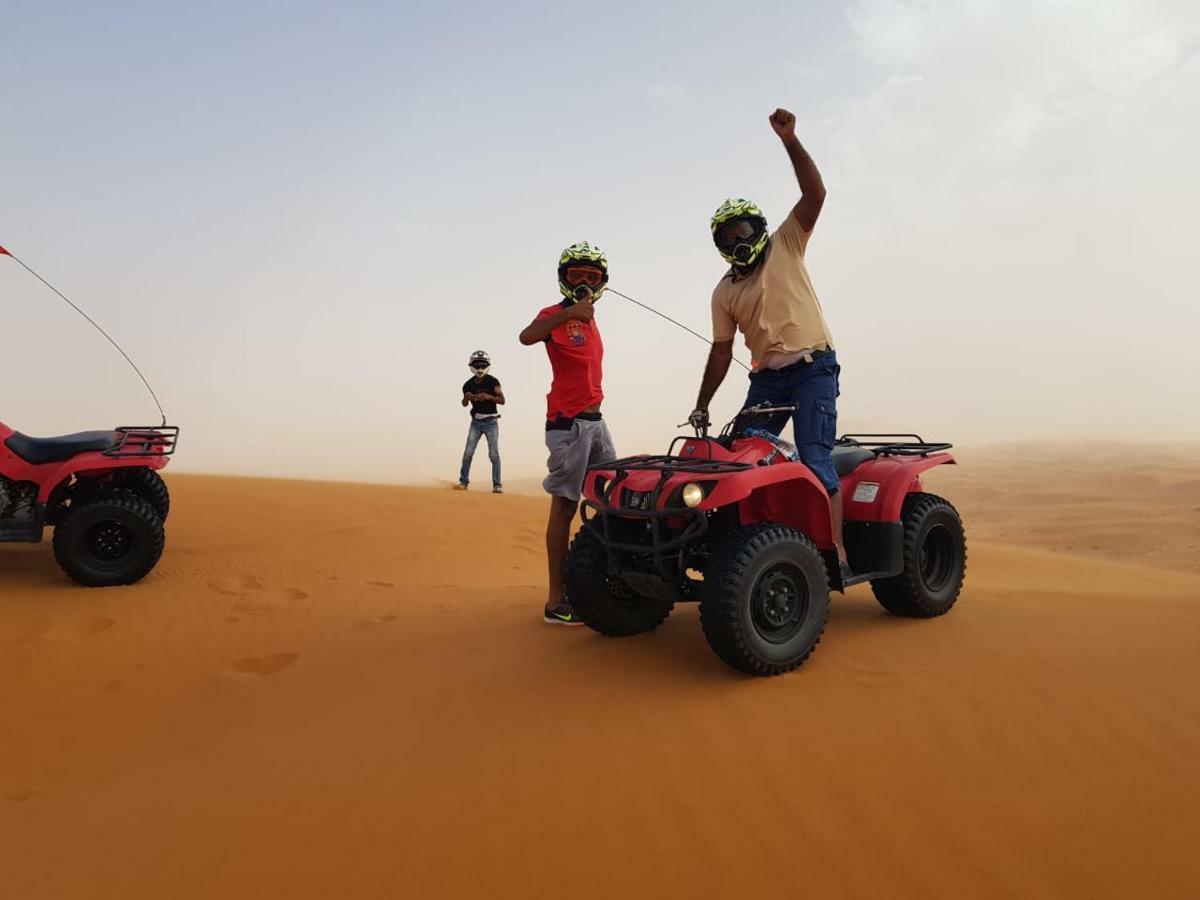 Camp Desert Stars M'Hamid Luaran gambar
